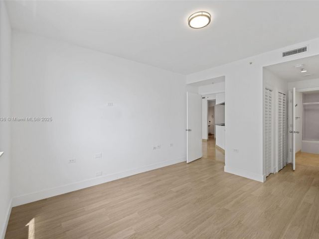 Продажа квартиры #1005 - фото 6284097