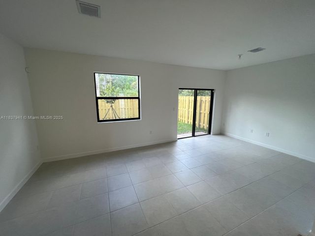 Продажа дома по адресу 24480 SW 119th Pl - фото 6270521