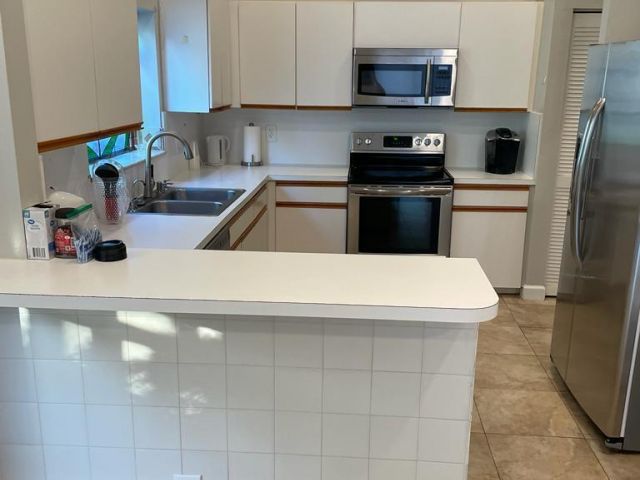 Дом в аренду по адресу 7938 Villa Nova Drive - фото 6316955