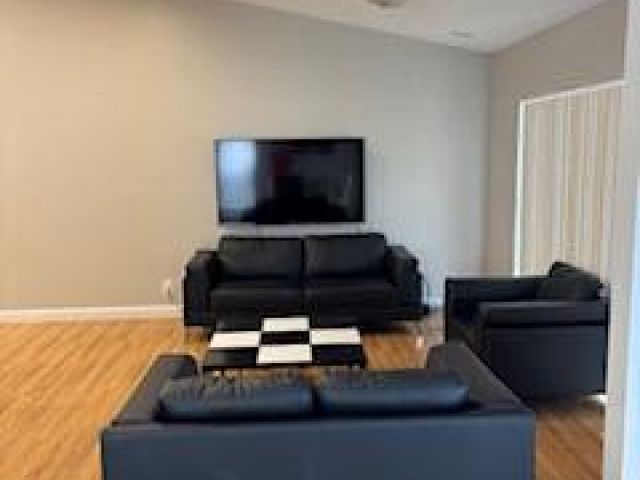 Дом в аренду по адресу 7938 Villa Nova Drive - фото 6316957