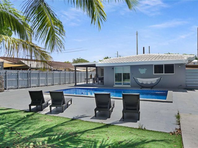 Продажа дома по адресу 480 NW 53rd Ave - фото 6274343