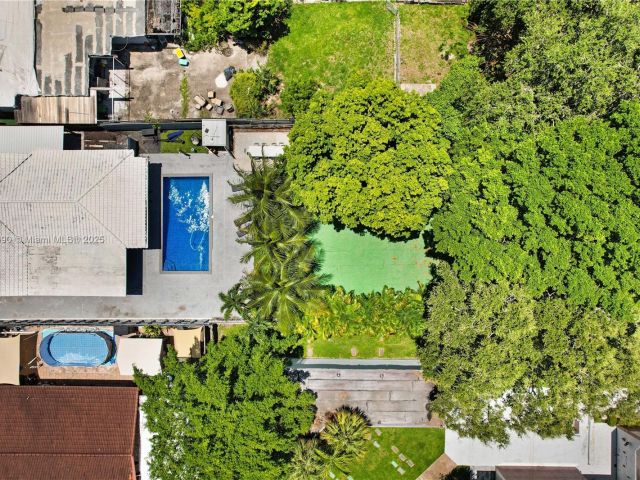 Продажа дома по адресу 480 NW 53rd Ave - фото 6274351