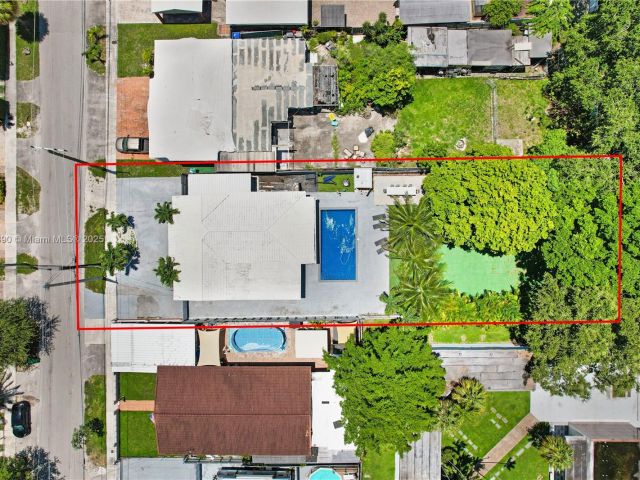 Продажа дома по адресу 480 NW 53rd Ave - фото 6274352