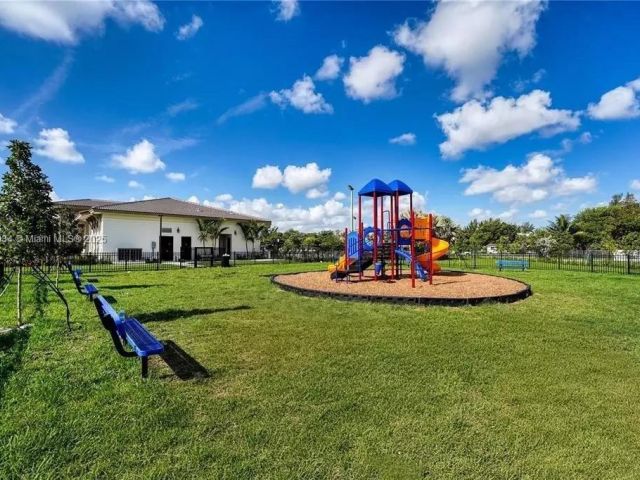 Дом в аренду по адресу 2437 NW 119th Ter - фото 6270860