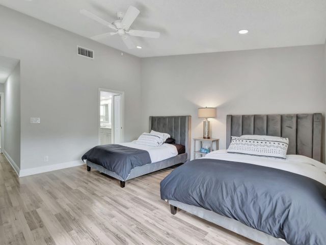 Дом в аренду по адресу 7883 Villa Nova Drive - фото 6272854