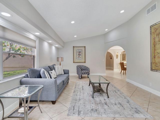 Дом в аренду по адресу 7883 Villa Nova Drive - фото 6272863