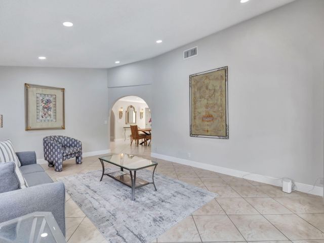 Дом в аренду по адресу 7883 Villa Nova Drive - фото 6272865