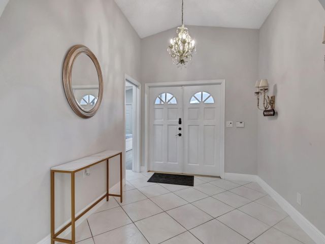 Дом в аренду по адресу 7883 Villa Nova Drive - фото 6272870