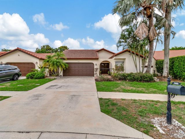 Дом в аренду по адресу 7883 Villa Nova Drive - фото 6272871