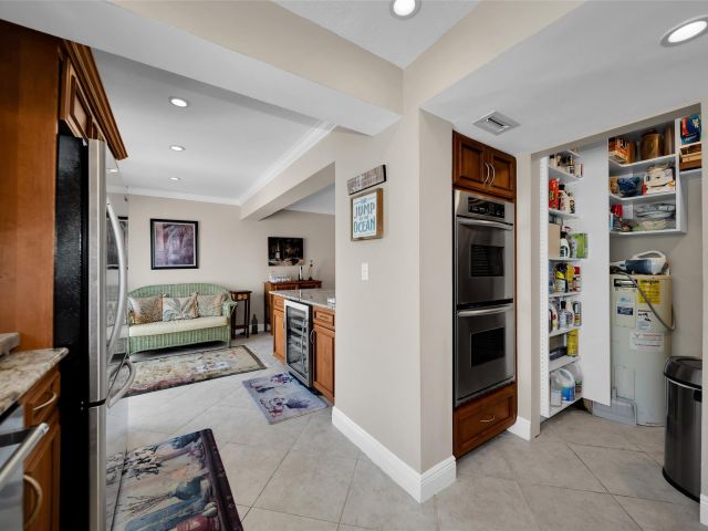 Продажа дома по адресу 5400 N Ocean Blvd 32 - фото 6281145