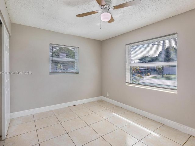 Продажа дома по адресу 1609 S 23rd Ave - фото 7514380