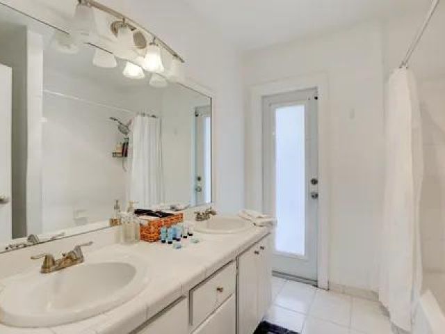 Продажа дома по адресу 3170 NW 68th Court - фото 6684285