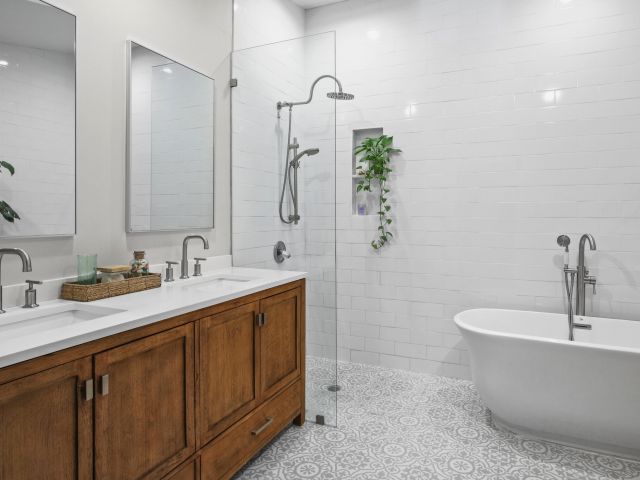 Продажа дома по адресу 2021 NW 15th Place - фото 6272992