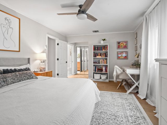 Продажа дома по адресу 2021 NW 15th Place - фото 6272994