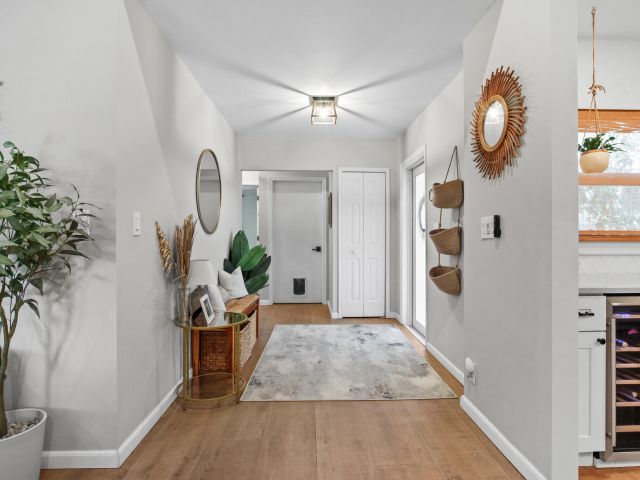 Продажа дома по адресу 2021 NW 15th Place - фото 6273000