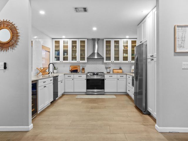 Продажа дома по адресу 2021 NW 15th Place - фото 6273005