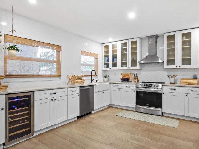 Продажа дома по адресу 2021 NW 15th Place - фото 6273006