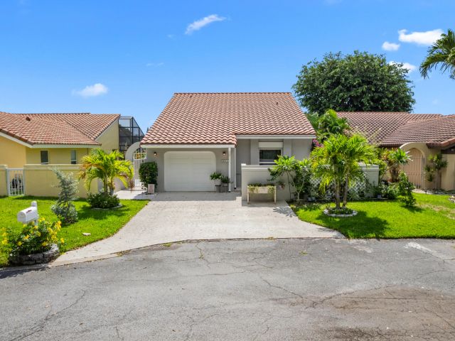 Продажа дома по адресу 2021 NW 15th Place - фото 6273010