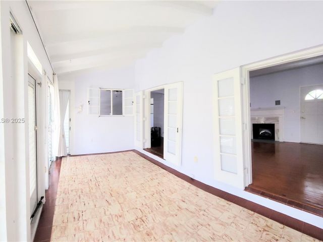 Дом в аренду по адресу 828 NE 76th St - фото 6271747