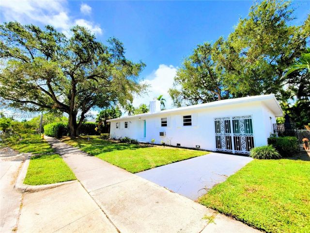 Дом в аренду по адресу 828 NE 76th St - фото 6271757