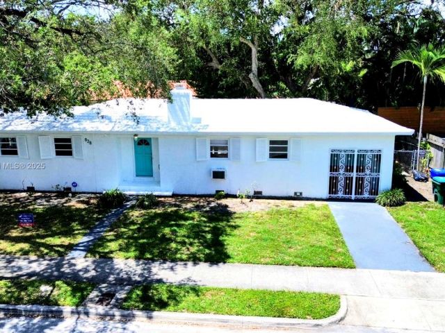 Дом в аренду по адресу 828 NE 76th St - фото 6271758
