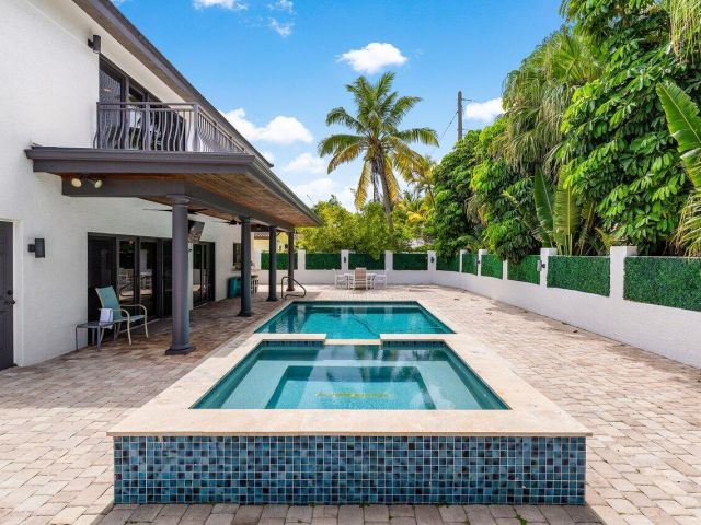 Продажа дома по адресу 811 SE 31st Street - фото 6272874