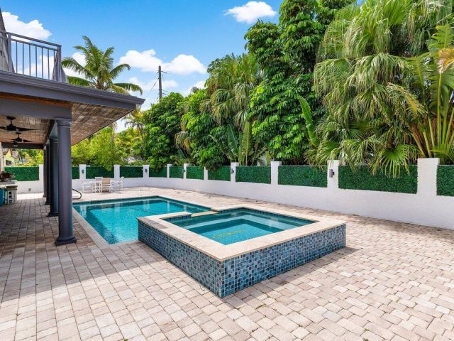 Продажа дома по адресу 811 SE 31st Street - фото 6272875