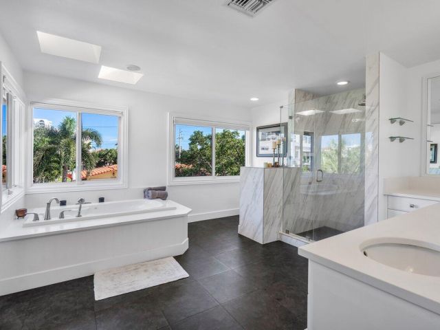 Продажа дома по адресу 811 SE 31st Street - фото 6272885