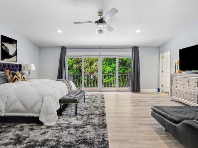 Продажа дома по адресу 811 SE 31st Street - фото 6272888