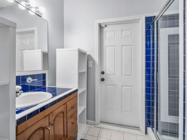 Продажа дома по адресу 811 SE 31st Street - фото 6272891