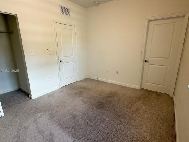 Продажа дома по адресу 12440 NW 23rd Ct - фото 6272188