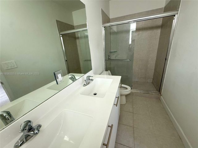 Продажа дома по адресу 12440 NW 23rd Ct - фото 6272189