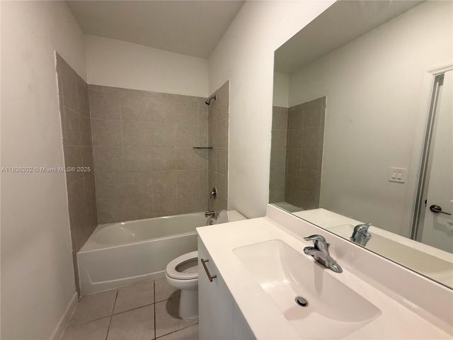 Продажа дома по адресу 12440 NW 23rd Ct - фото 6272194