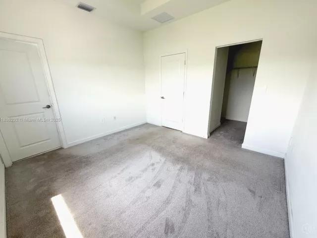 Продажа дома по адресу 12440 NW 23rd Ct - фото 6272190