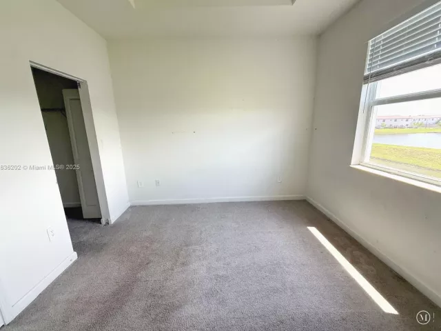 Продажа дома по адресу 12440 NW 23rd Ct - фото 6272191