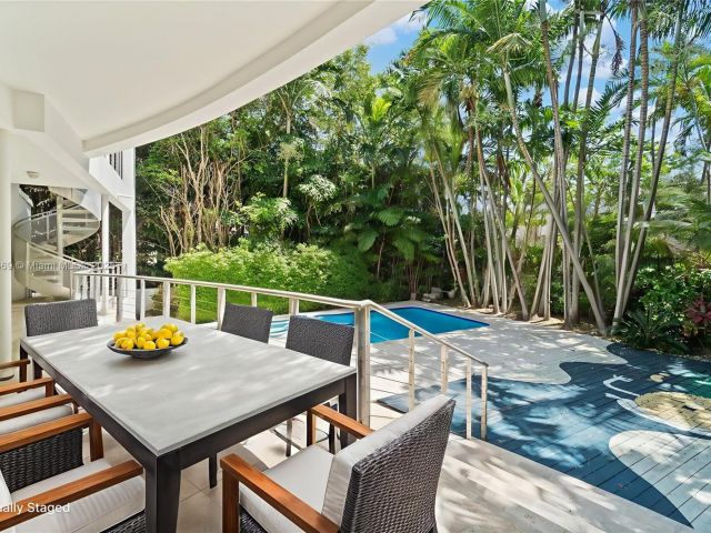 Продажа дома по адресу 5625 N Bay Rd - фото 6278961