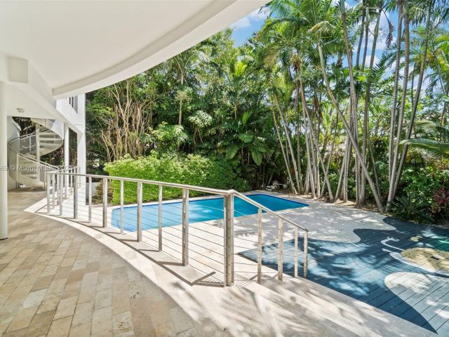 Продажа дома по адресу 5625 N Bay Rd - фото 6278962