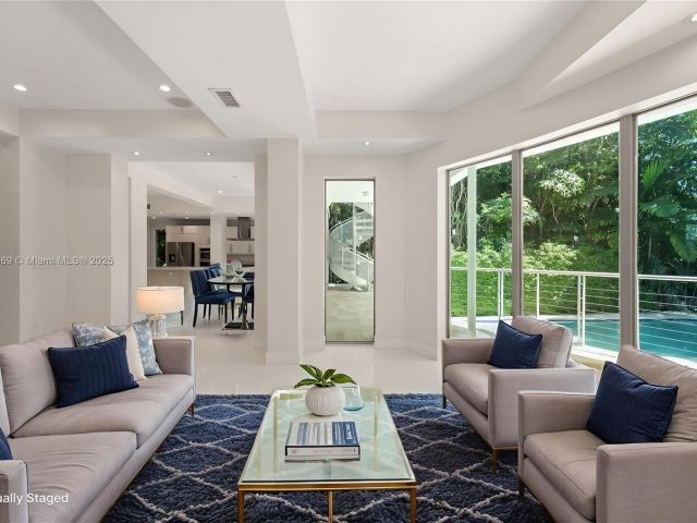 Продажа дома по адресу 5625 N Bay Rd - фото 6278970