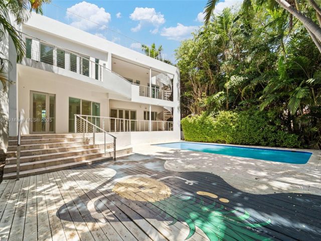 Продажа дома по адресу 5625 N Bay Rd - фото 6278974