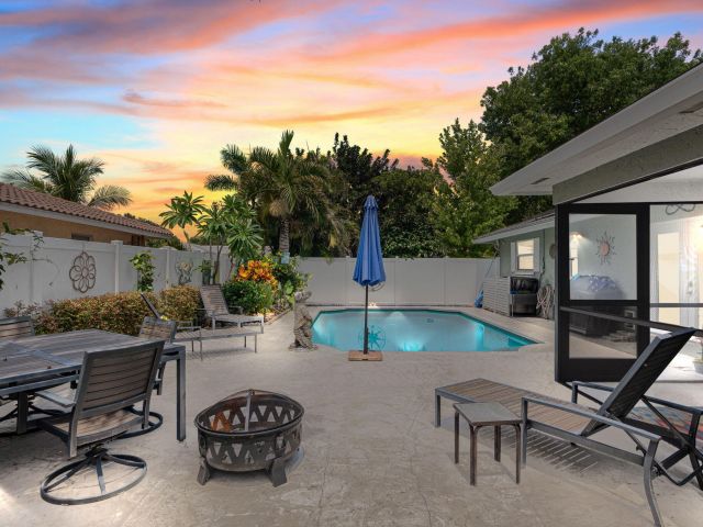 Продажа дома по адресу 2529 NW 32nd Street - фото 6274852