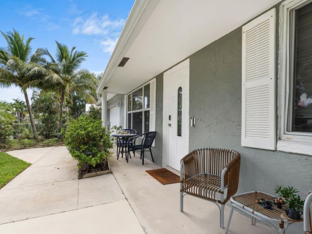 Продажа дома по адресу 2529 NW 32nd Street - фото 6274853