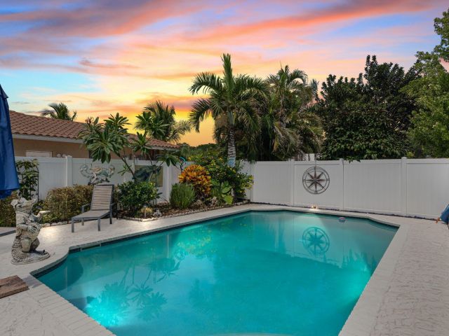 Продажа дома по адресу 2529 NW 32nd Street - фото 6274856