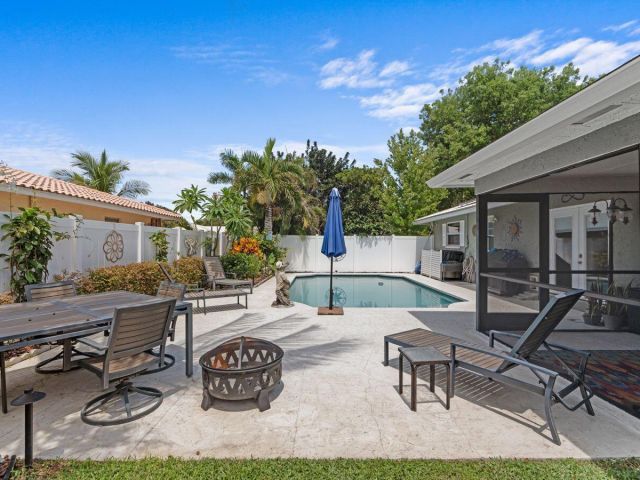 Продажа дома по адресу 2529 NW 32nd Street - фото 6274857