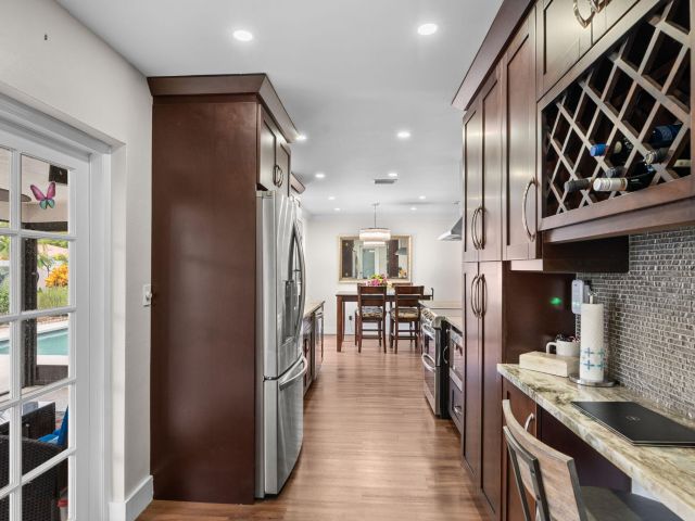 Продажа дома по адресу 2529 NW 32nd Street - фото 6274865