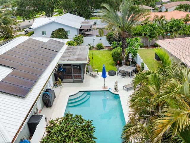 Продажа дома по адресу 2529 NW 32nd Street - фото 6274868