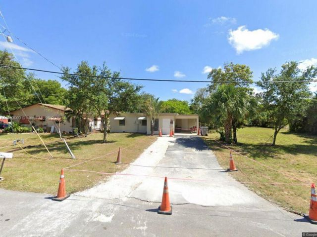 Продажа дома по адресу 894 SW 9th Ct - фото 7518147