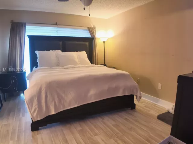 Продажа дома по адресу 9715 NW 23rd Ct - фото 9056014