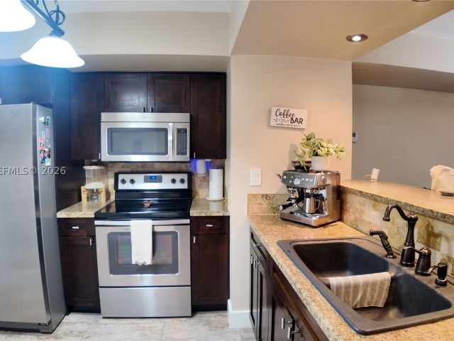 Продажа дома по адресу 9715 NW 23rd Ct - фото 9364688