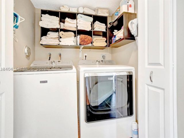 Продажа дома по адресу 9715 NW 23rd Ct - фото 9364694