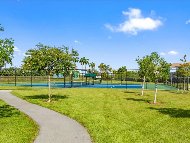 Продажа дома по адресу 19111 NE 8th Ct - фото 6284184